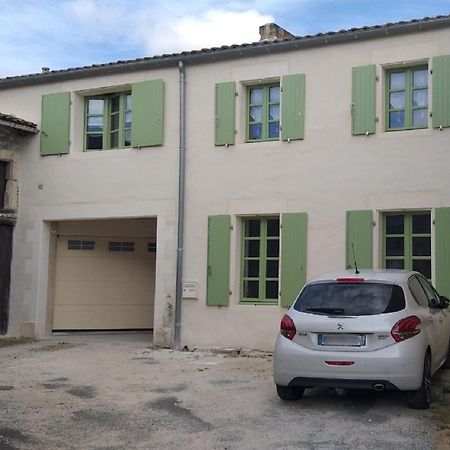 Suite De Charme Dans Une Maison Charentaise Cozes Exterior photo